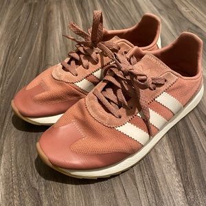 Adidas suede rose petal color running shoes